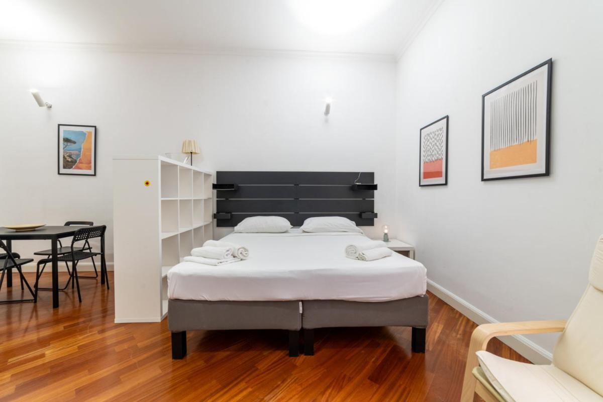 Via Atri 25 Appartement *